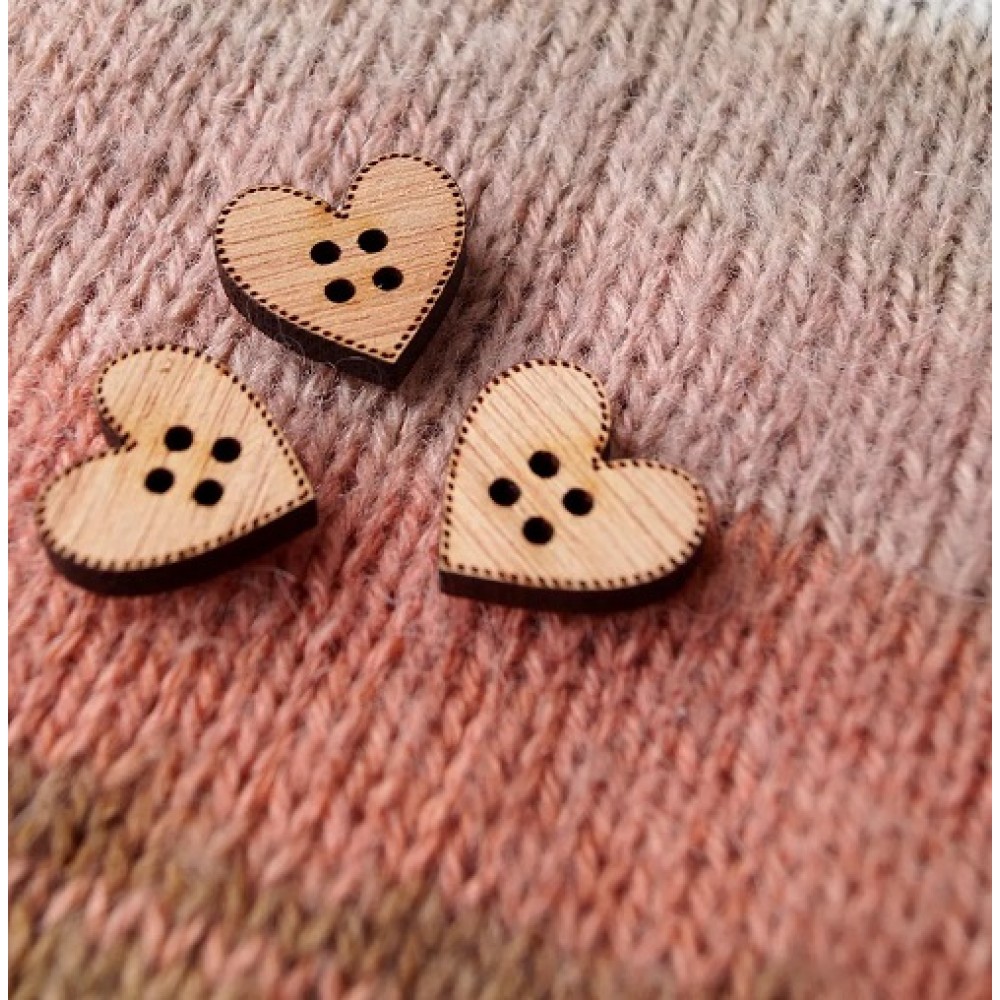 Дървени копчета - сърце, гравирани от естествено дърво, копчета за плетени изделия 25/25 мм